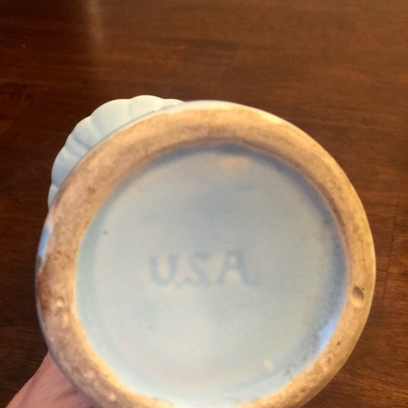 Shawnee USA Pottery Baby Blue Hand Vase - Picture 4 of 9